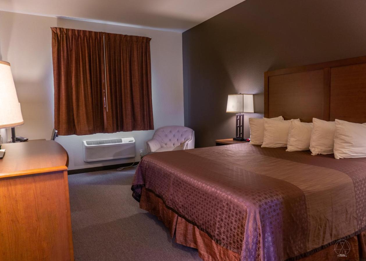 Newcastle Lodge & Convention Center Ngoại thất bức ảnh