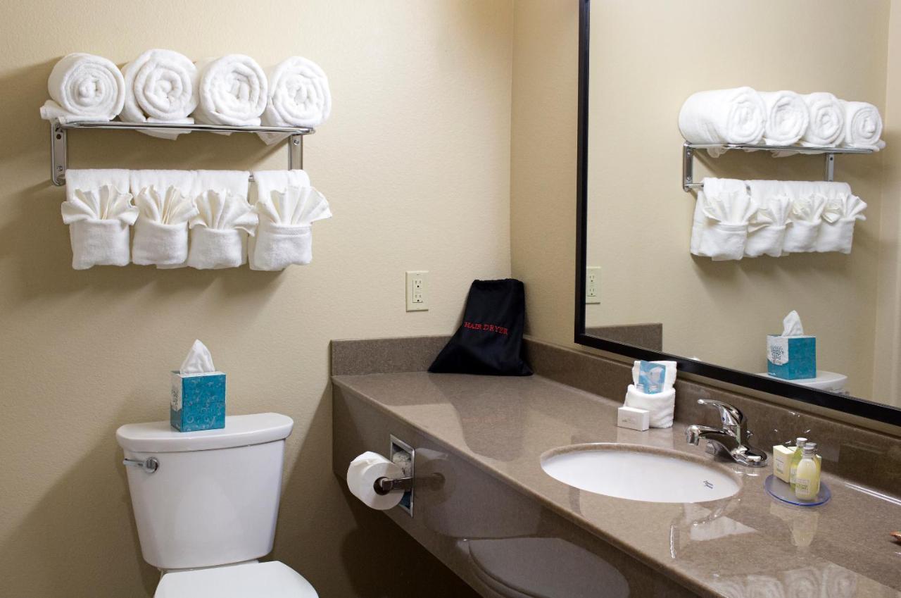 Newcastle Lodge & Convention Center Ngoại thất bức ảnh