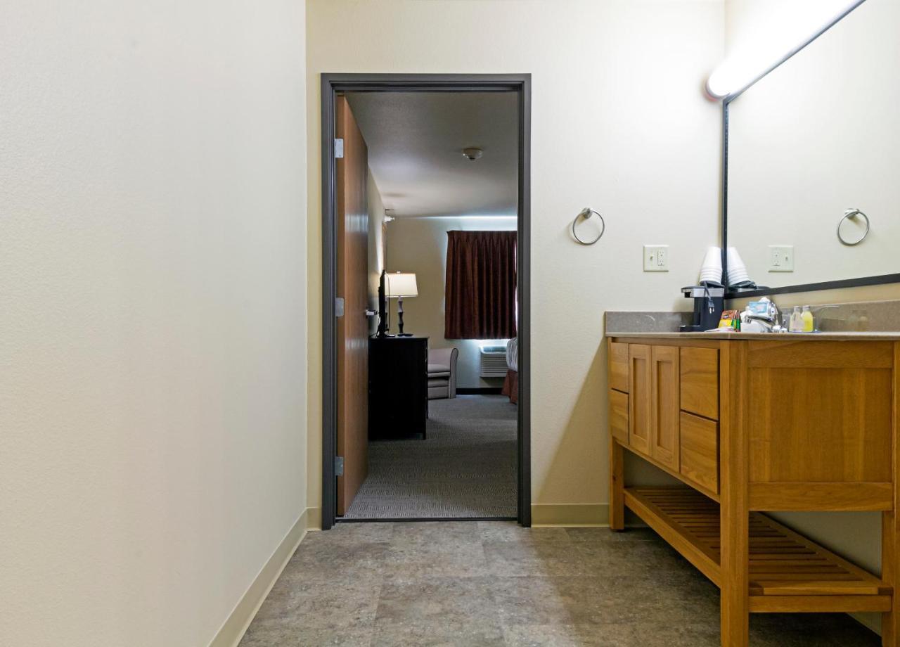 Newcastle Lodge & Convention Center Ngoại thất bức ảnh