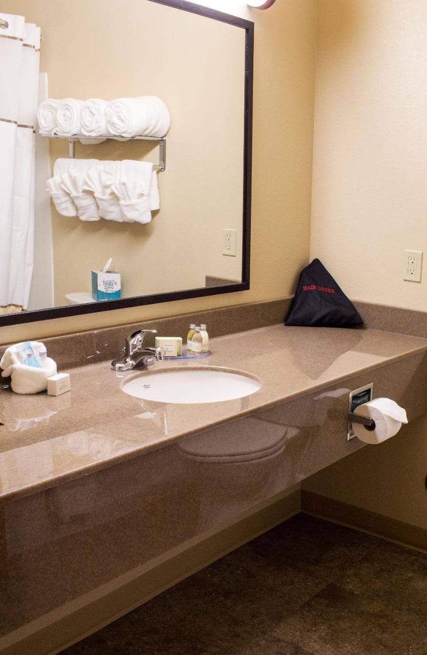 Newcastle Lodge & Convention Center Ngoại thất bức ảnh