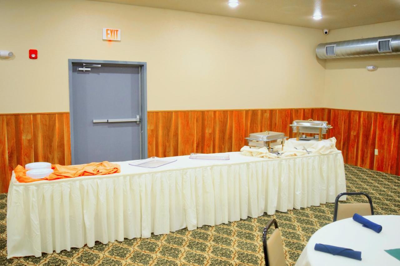 Newcastle Lodge & Convention Center Ngoại thất bức ảnh