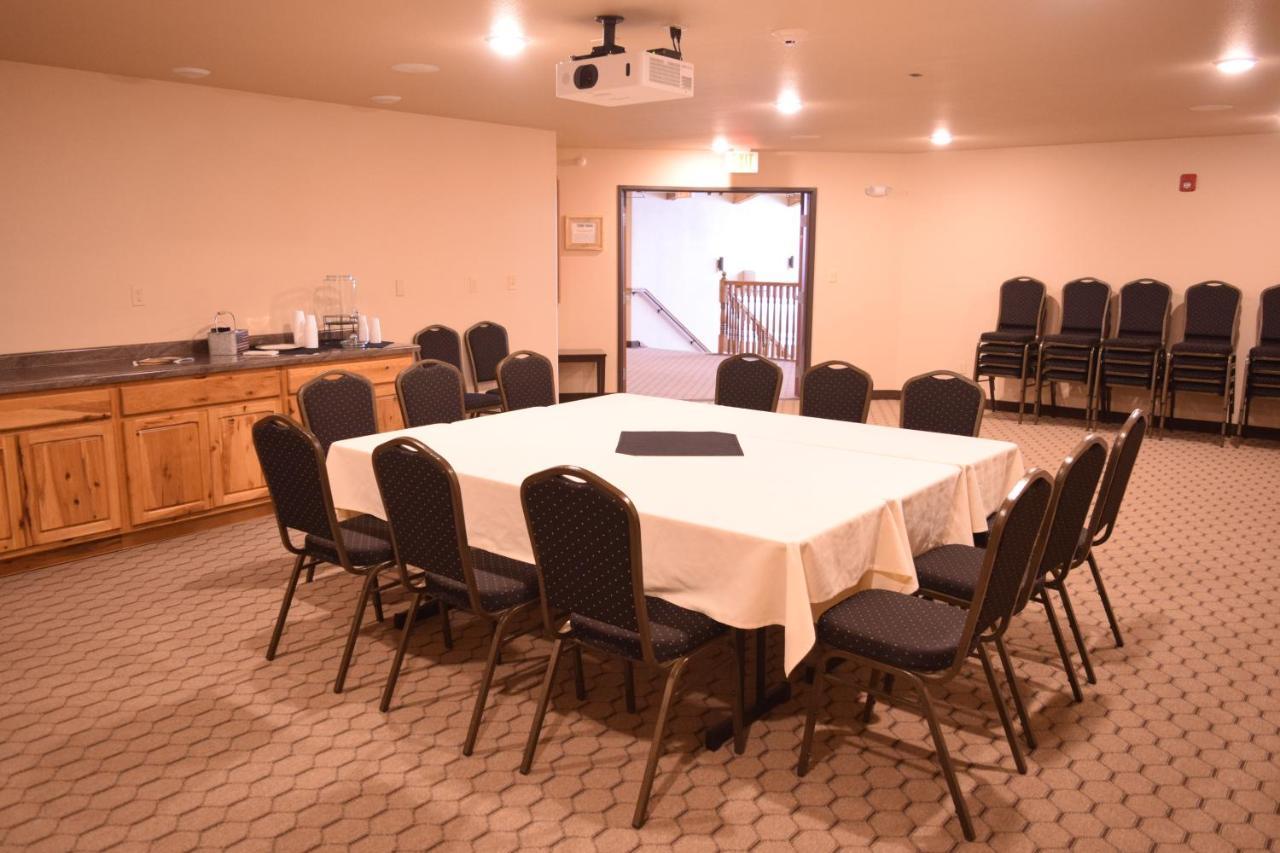Newcastle Lodge & Convention Center Ngoại thất bức ảnh